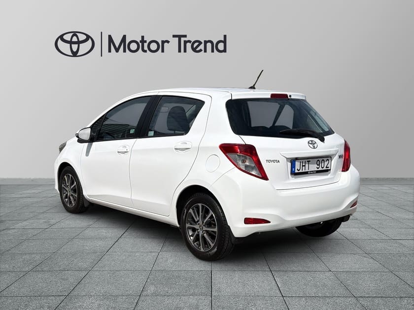 Bild 2 av Toyota Yaris 5-dörrar 1.33 Dual VVT-i Active,99hk,12.600mil