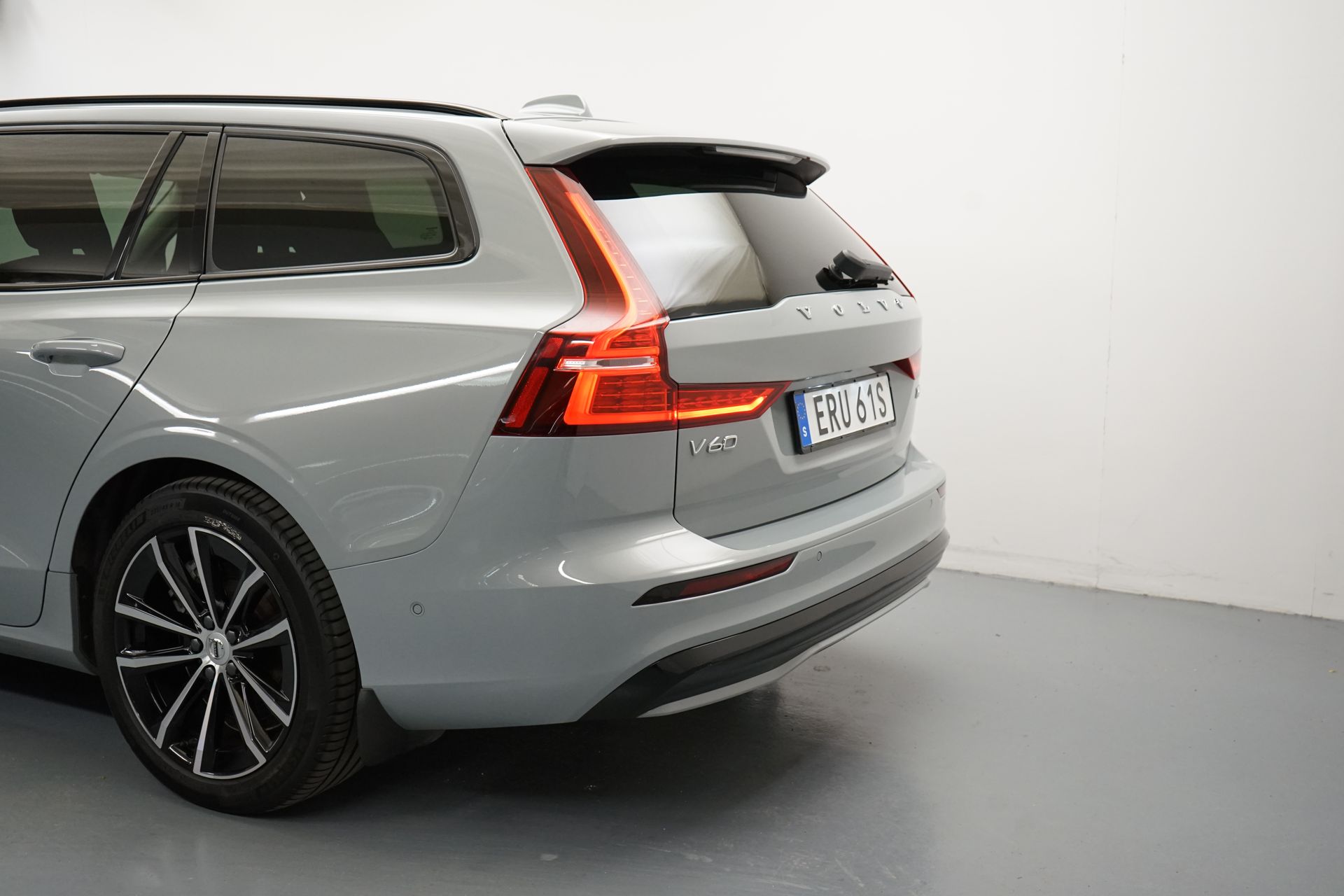 Volvo V60 T6 Plus Dark Nordic Edition 2025, bild 3/10