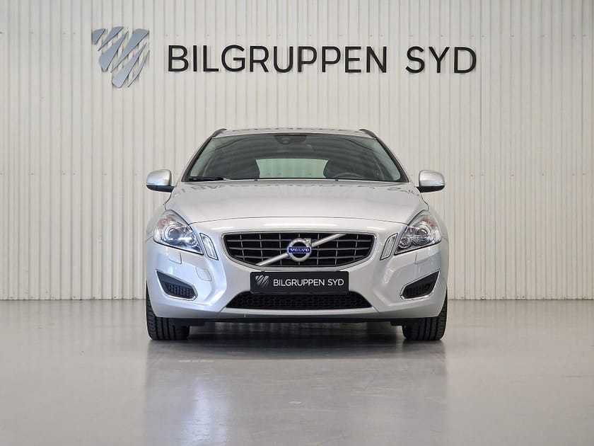 Bild 2 av Volvo V60 D4 Momentum Business Edition Pro|Värmare|