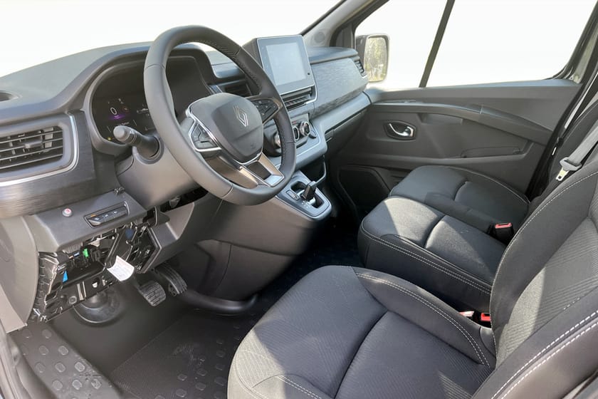 Bild 4 av Renault Trafic Skåpbil Nordic Line L2H1 150 automat / Värmare m.fjärr / Dubbla dörrar / drag