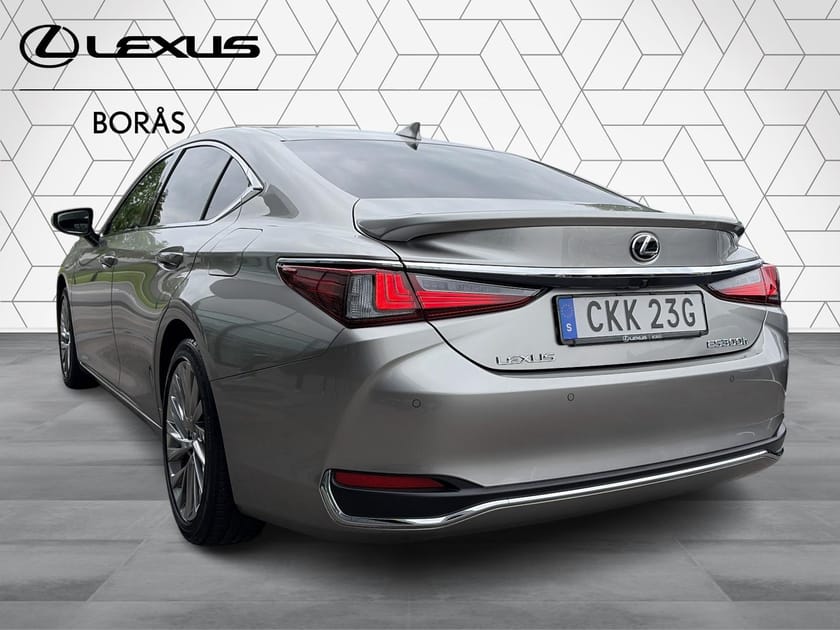 Bild 2 av Lexus ES 300h Executive Teknikpaket, ML, 360 kamera, Trippel-LED