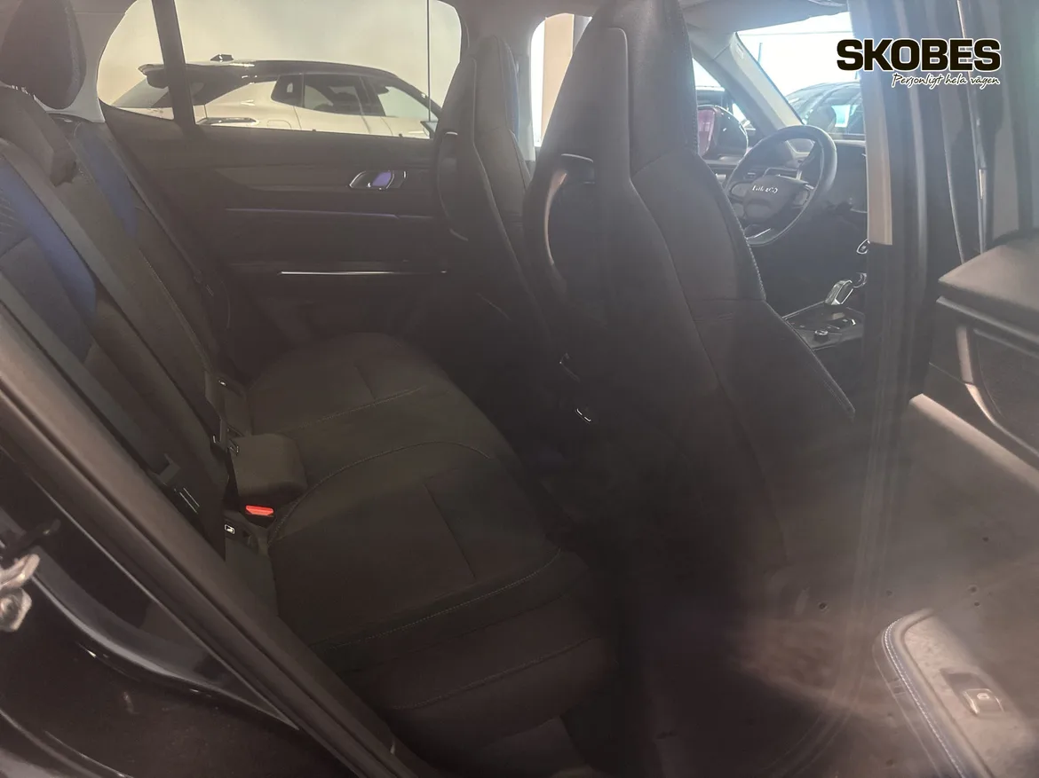Lynk & Co 01 PHEV
