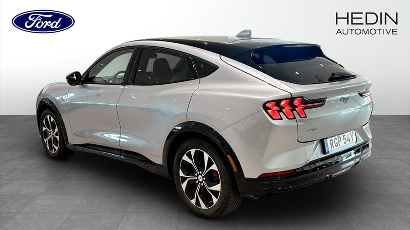 Bild 2 av Ford Mustang Mach-E Standard Range AWD 269hk