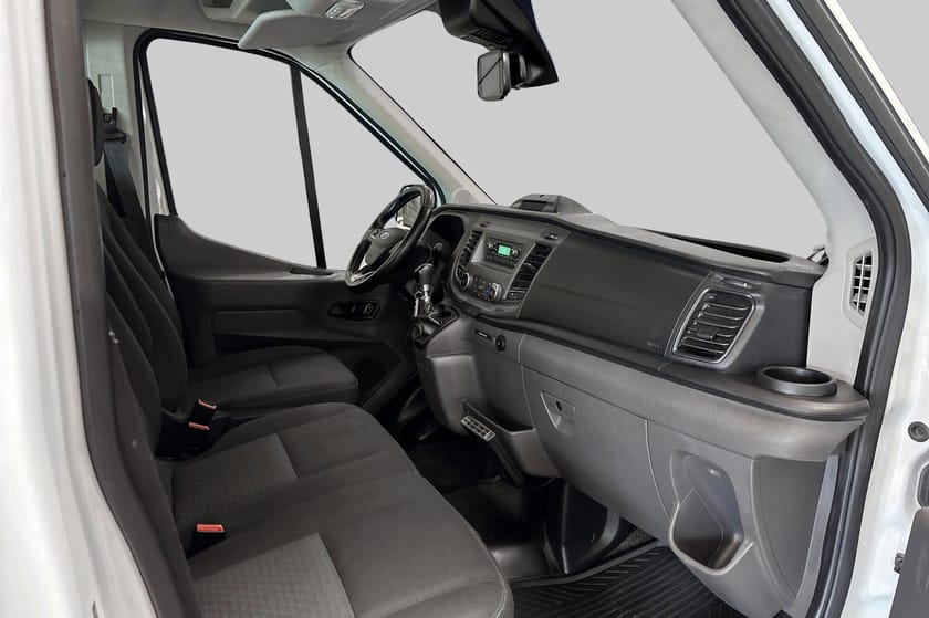 Bild 4 av Ford Transit 350 Chassi Cab L3 Enkelhytt 2.0 Ecoblue 130Hkr man Flak
