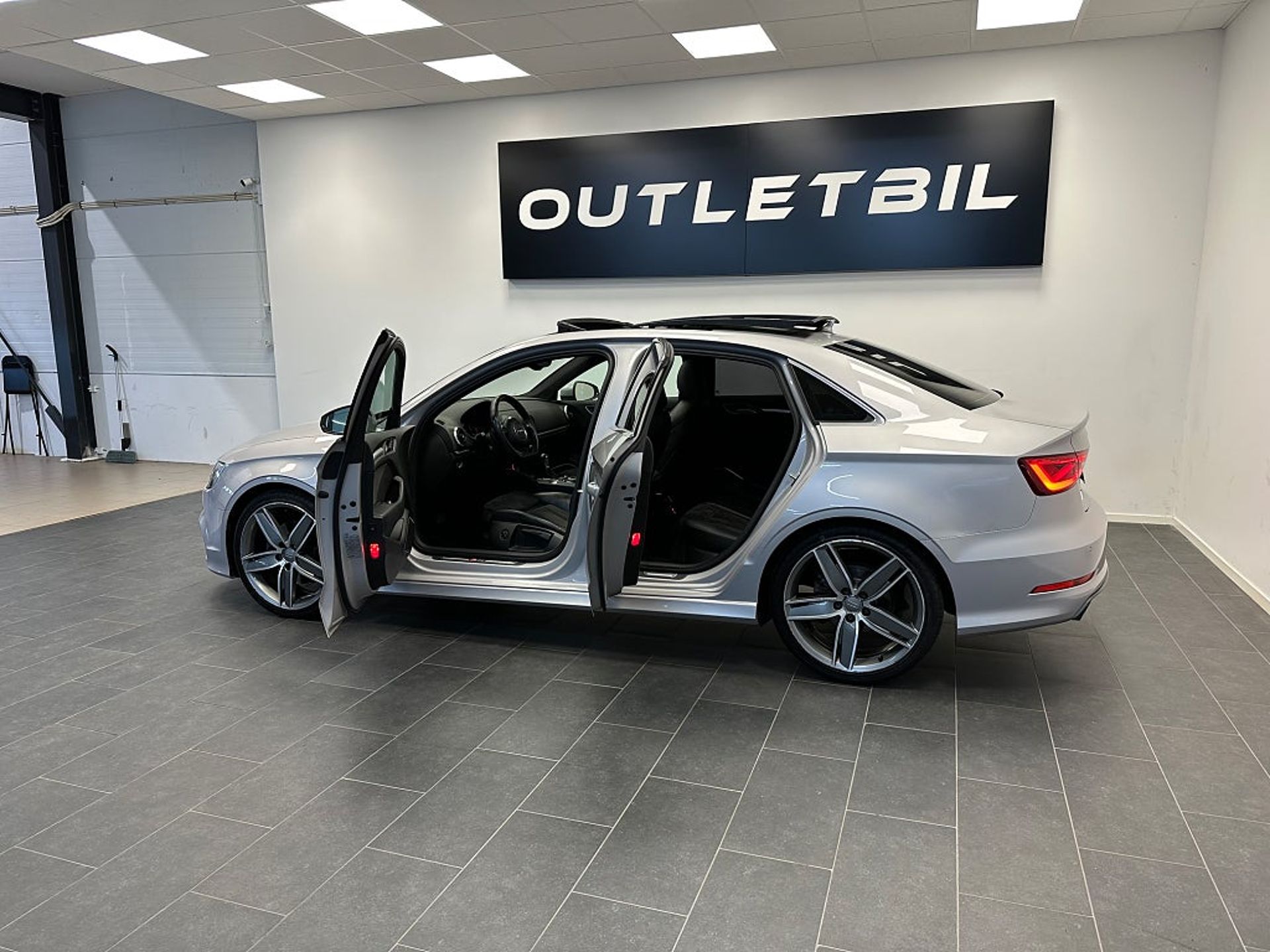 Audi A3 1.8 TFSI S line 2014, bild 3/10