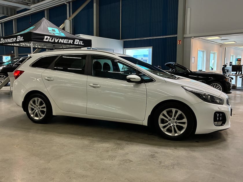 Bild 2 av Kia cee'd_sw SW 1.6 CRDi GT-Line | Rattvärme | Navi | Backkamera