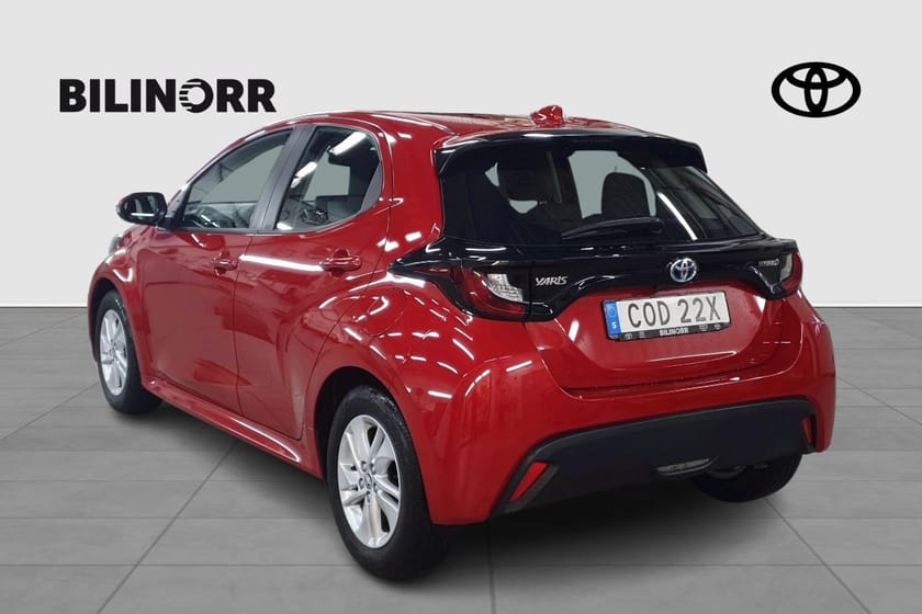 Bild 2 av Toyota Yaris Hybrid 1,5 Active Komfortpaket | Vinterhjul | Motorvärmare |