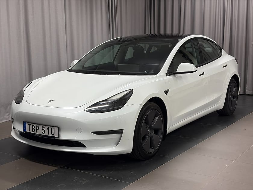 Bild 1 av Tesla Model 3 Long Range AWD Autopilot Inkl. Dragkrok Vinterhjul