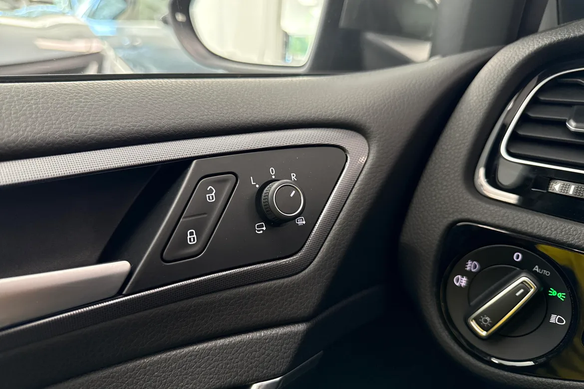 picture of a car
