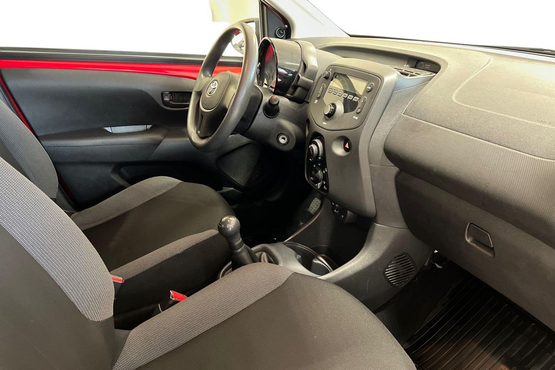 Toyota Aygo 2015, kuva 7/10