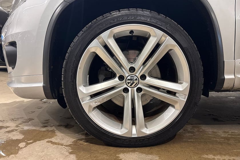 Bild 5 av Volkswagen Tiguan 2.0 TDI 4M R-Line / Drag / Värmare / Pano / Kamrem Bytt