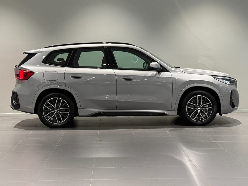 Bild 3 av BMW iX1 xDrive30 M Sport Edition Rattvärme Elstol med minne