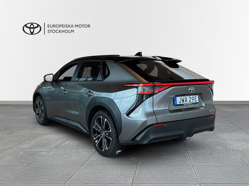 Bild 3 av Toyota bZ4X AWD Style Premiumpaket Panorama vinterhjul bi-tone