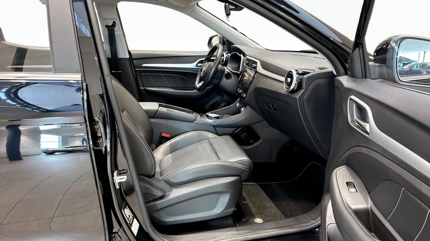 Bild 3 av MG ZS EV 45kWh Luxury | Pano | Kamera | 143hk