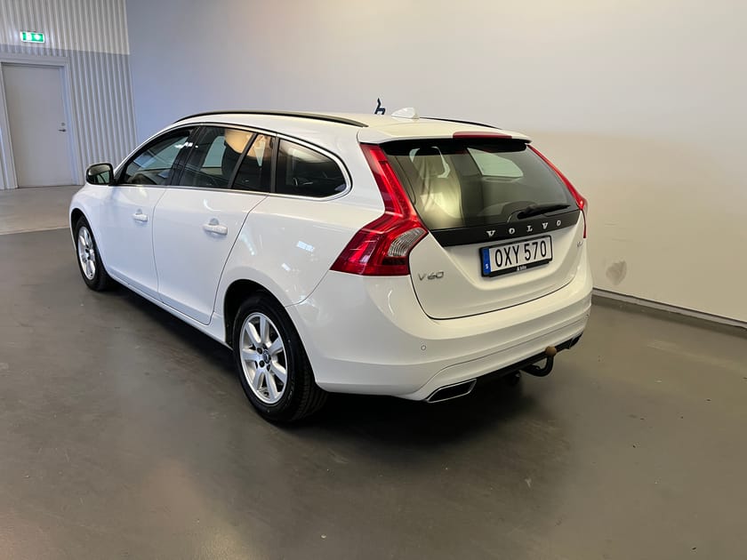Bild 3 av Volvo V60 D4 Momentum Business Edition/ Dragkrok/ Parkering sensorer bak/