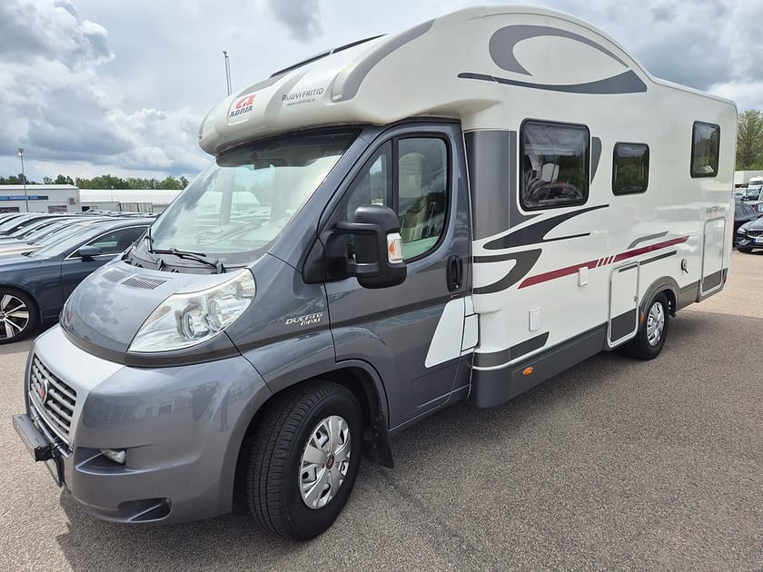 Bild 2 av Adria Mobil Matrix 670 M 2,3D 130HK Husbil