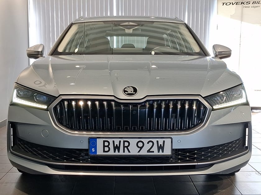 Bild 2 av Škoda Superb Kombi Selection 2,0 TDI 193HK 4x4 | Backkamera| Dragkrok