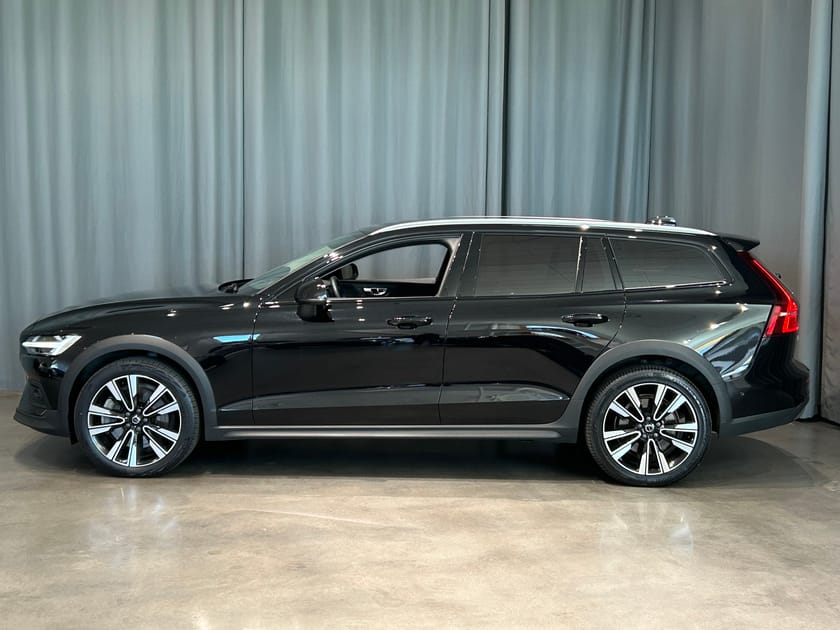 Bild 3 av Volvo V60 Cross Country B4 AWD Diesel Plus *V-HJUL*