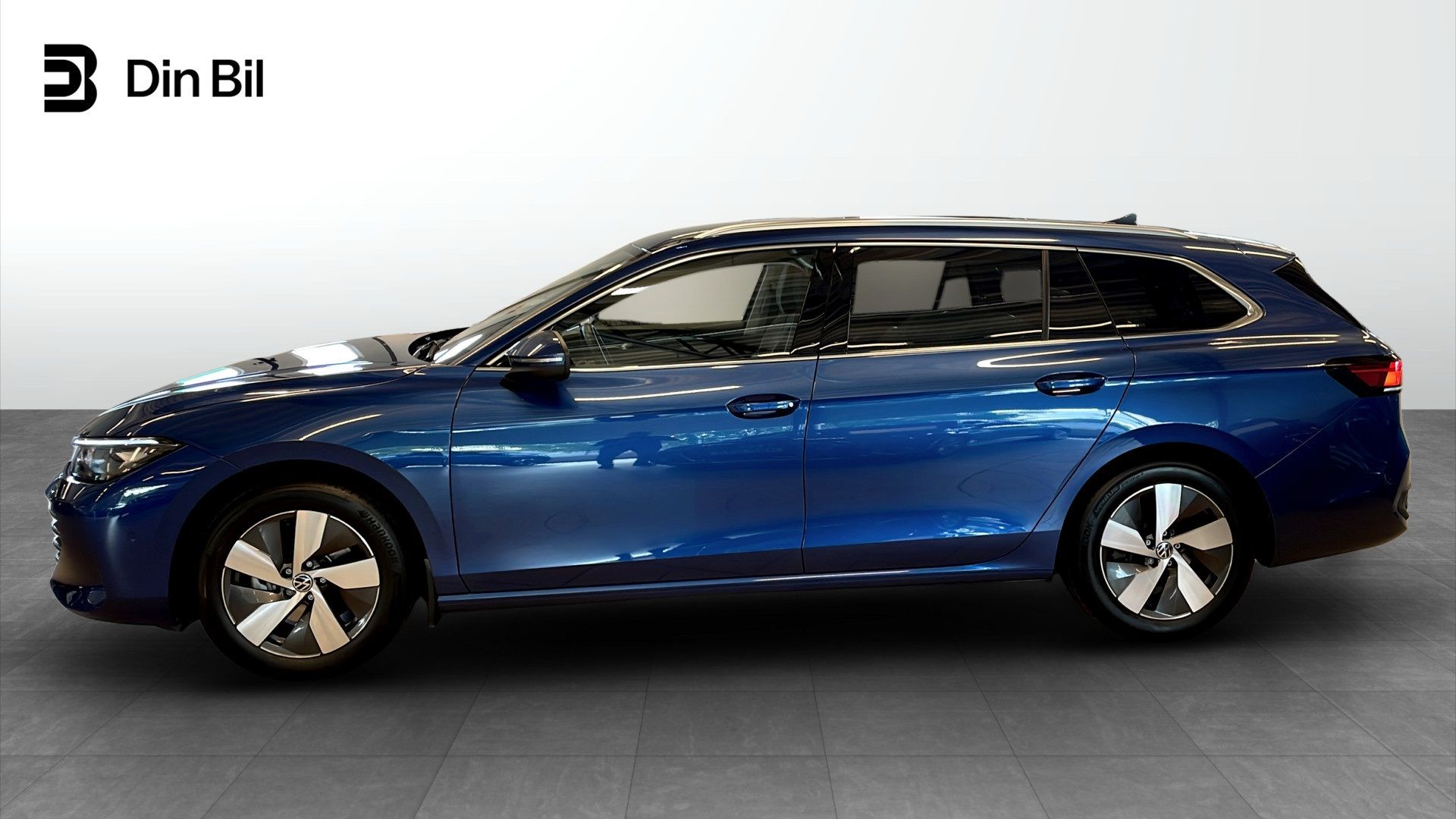 Volkswagen Passat 2025, photo 2/10