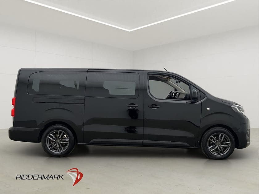 Bild 2 av Toyota Proace Verso Extra Lång 1.5D Ny-Kamrem PDC 9-Sit Moms