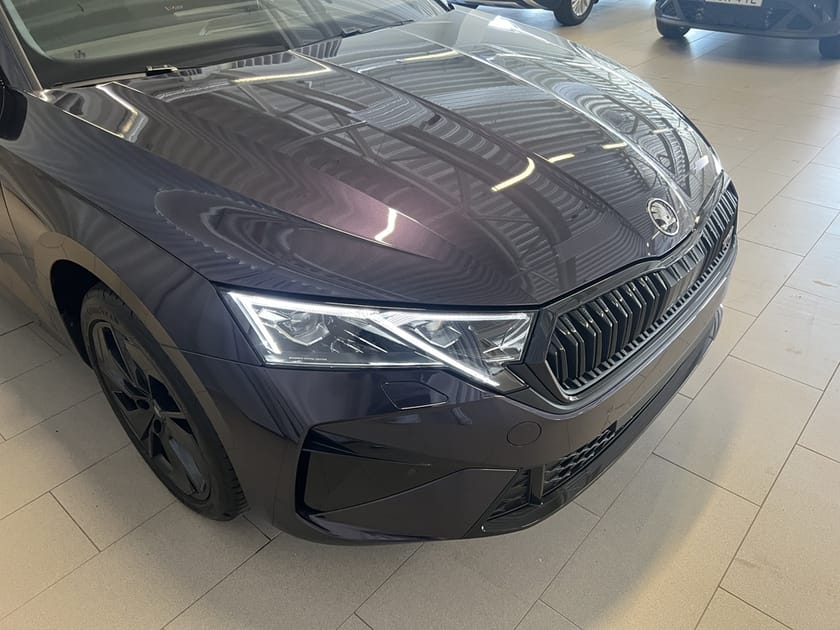 Bild 3 av Škoda Octavia Kombi RS COMBI 2,0 TSI 265 HK 7 VXL DSG