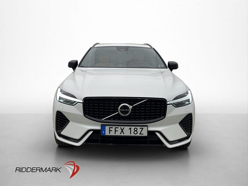 Bild 2 av Volvo XC60 LongRange T8 Ultimate Dark B&W Pano Luft Drag 360