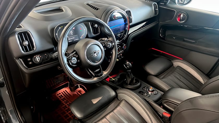 Bild 4 av MINI Countryman Cooper SE ALL4 F60 Maximize Panoramatak Skinn