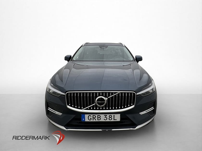 Bild 2 av Volvo XC60 B4 AWD Inscription Pano Drag Skinn Kamera Värmare