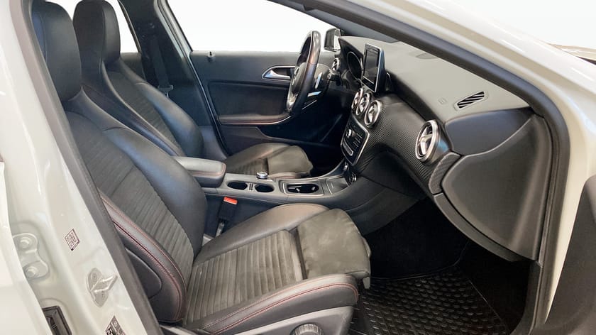 Bild 3 av Mercedes-Benz A 200 d 4MATIC 7G-DCT 136hk AMG Line - Värmare