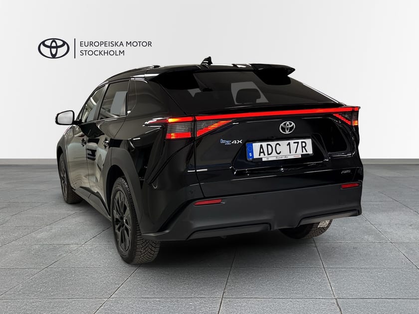 Bild 2 av Toyota bZ4X AWD STYLE EDITION / V-hjul ingår!/ Möjlig att leasa
