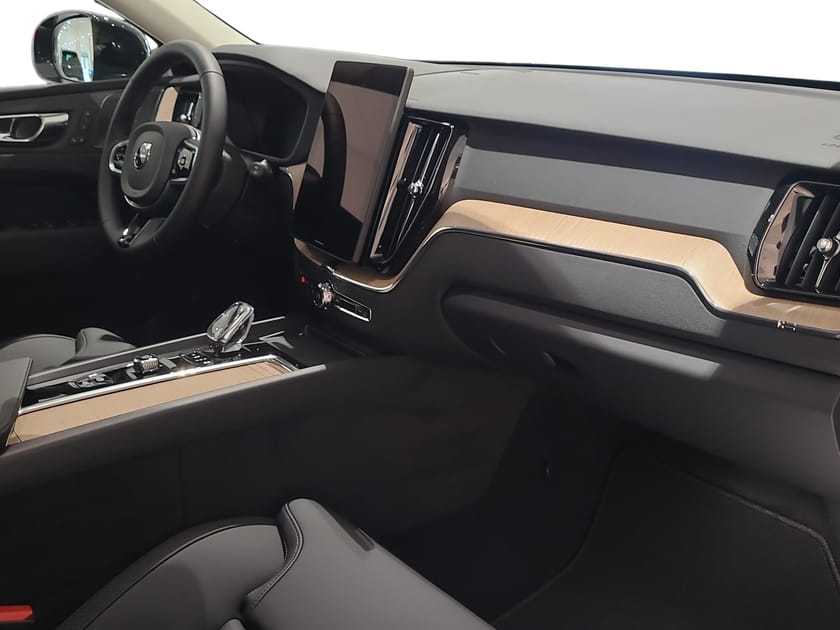 Bild 4 av Volvo XC60 T6 Plus Dark Nordic Edition - DEMO.