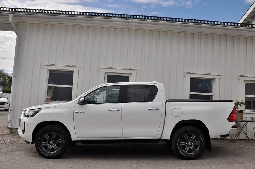Bild 3 av Toyota Hilux Dubbelhytt 2.8 204hk 4WD Hero Euro 6 Flaklock D-värmare