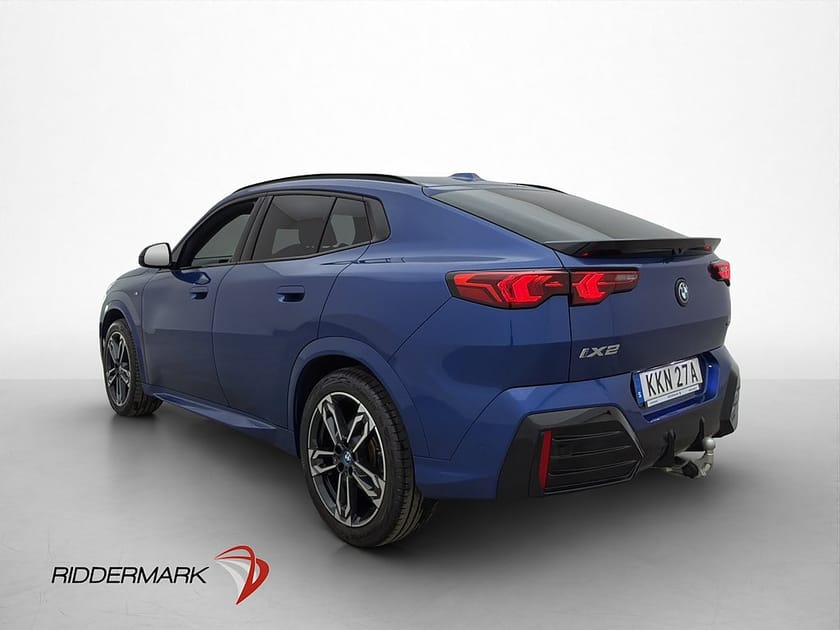 Bild 5 av BMW iX2 xDrive30 306hk M Sport Kamera H/K Dragkrok Skinn