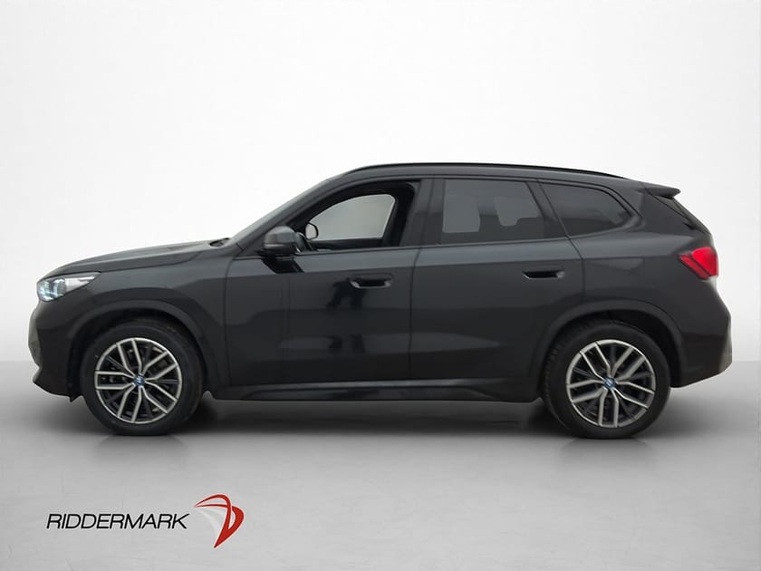 Bild 5 av BMW iX1 xDrive30 M Sport Pano MOMS Kamera H/K CarPlay Drag