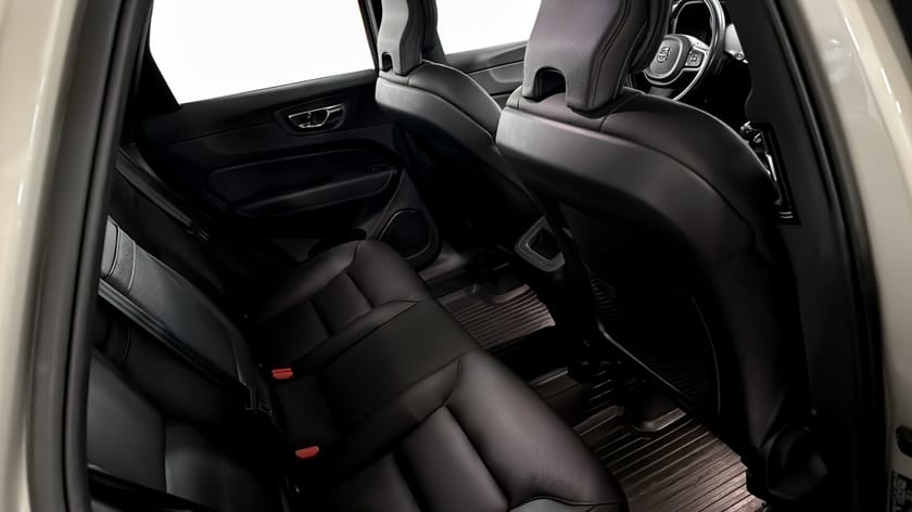 Bild 5 av Volvo XC60 D4 AWD Momentum Pro Edition