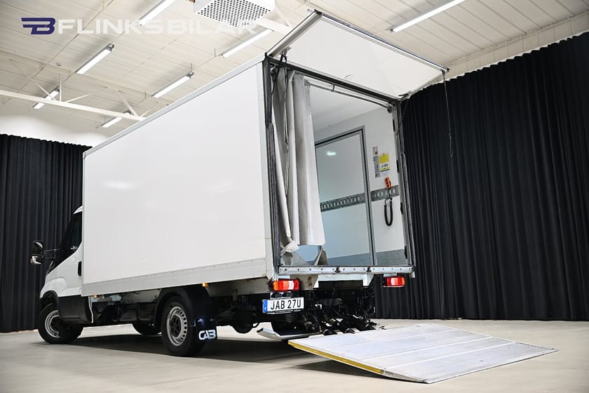 Bild 5 av Iveco Daily 35-140 Chassi Cab 136HK Automat|Volymskåp|Kylbil|Sidodörr|Bakgavellyft