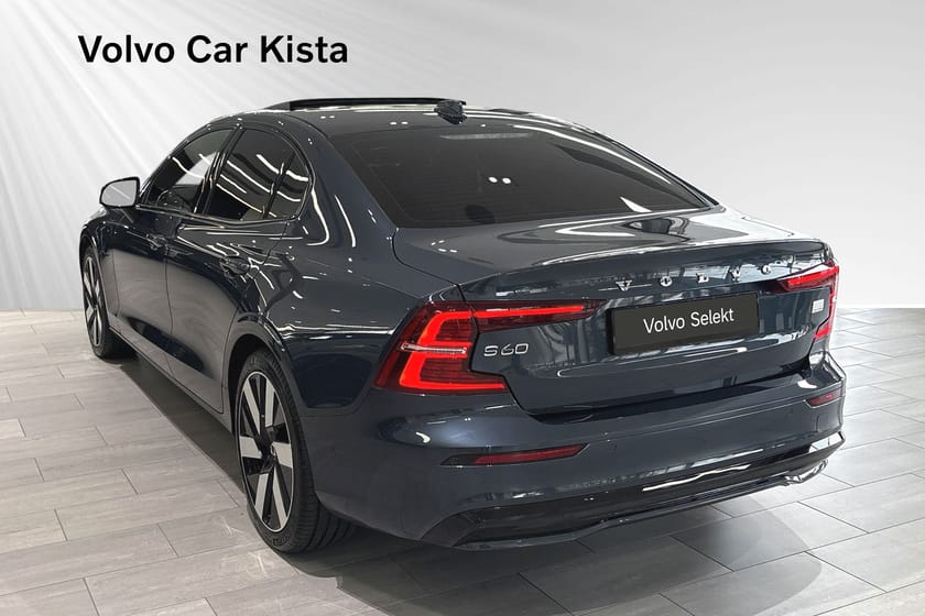 Bild 4 av Volvo S60 Recharge T8 II Ultimate Dark Drag Pano B/W HUD