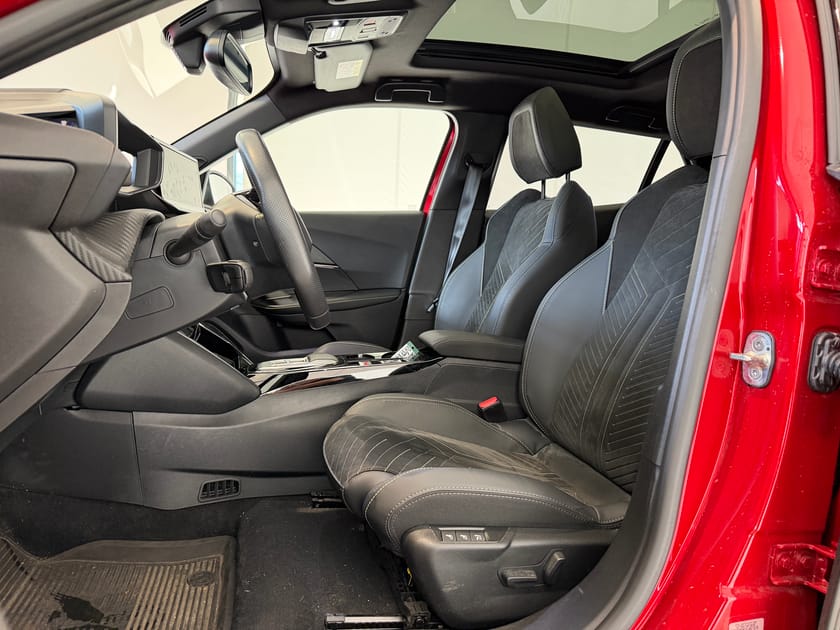 Bilde 5 av Peugeot e-2008 GT / SOLTAK / ADAPTIV CRUISE / EL. FØRERSETE