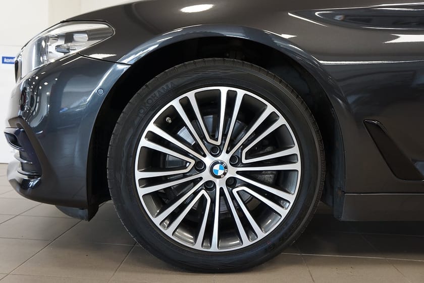Bild 5 av BMW 520i Touring 184HK Steptronic SPORT LINE | VÄRMARE | SKINN
