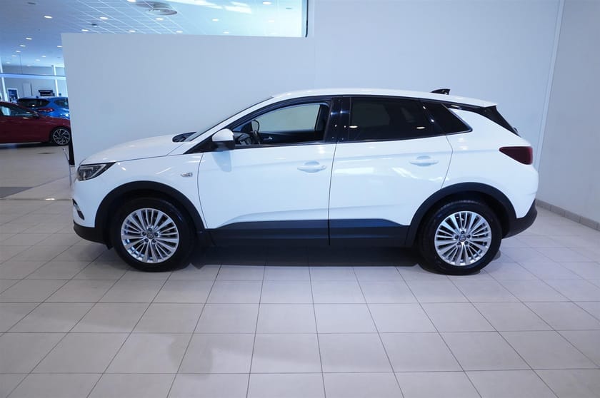 Bild 2 av Opel Grandland X 1,2 Turbo Automat 130hk Dragkrok Rattvärme Backsensor
