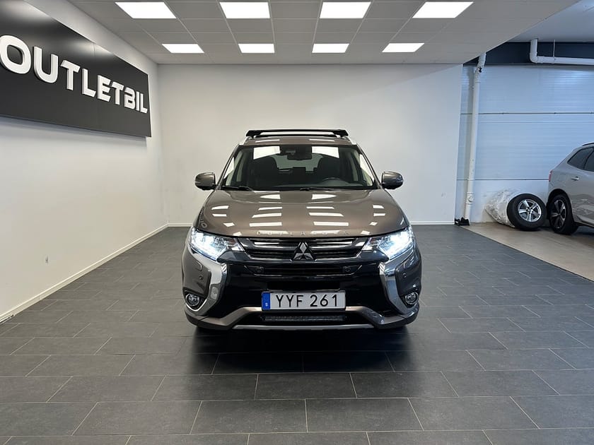 Bild 4 av Mitsubishi Outlander PHEV CVT Business Dragkrok RockFord 360-kam Läder