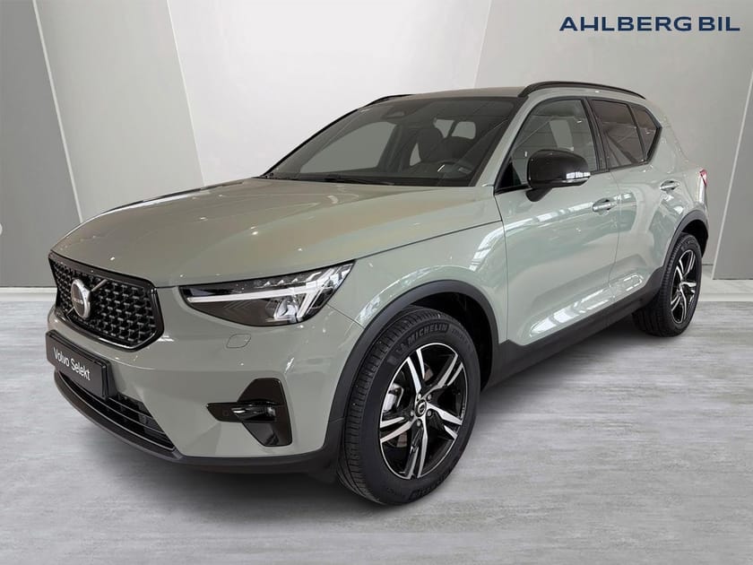 Bild 5 av Volvo XC40 B3 FWD Bensin Plus Dark, Klimatpaket, Förarstödpaket, Parkeringskamera Bak, Baklucka Elmanövrerad, Google Maps