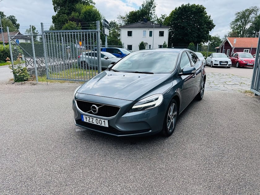 Bild 2 av Volvo V40 T3 152HK BUSINESS / EN ÄGARE / VÄRMARE / 6400Mil