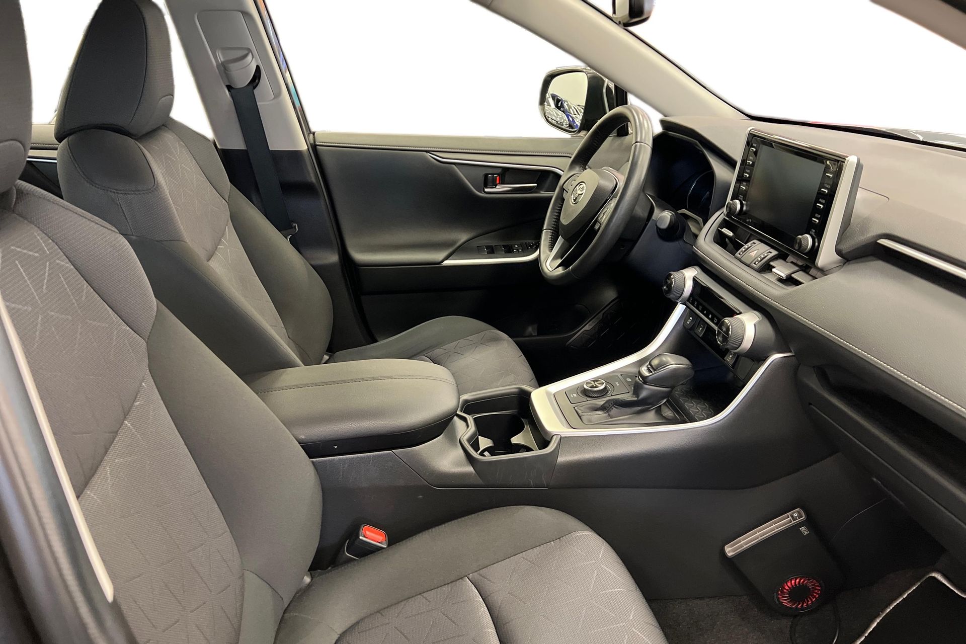 Toyota RAV4 2020, bild 7/10