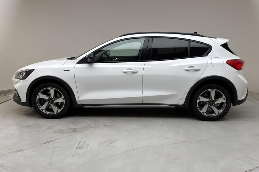 Bild 2 av Ford Focus Active 1.0T EcoBoost 5dr (125hk) Backkamera