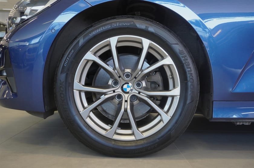 Bild 3 av BMW 320d xDrive Touring Kamera Drag Rattvärme