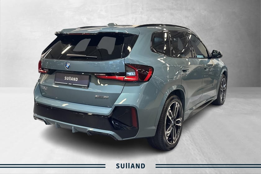 Bilde 4 av BMW iX1 xDrive30 xDrive30, Supercharged, M-Sport PRO, El-krok, Soltak +