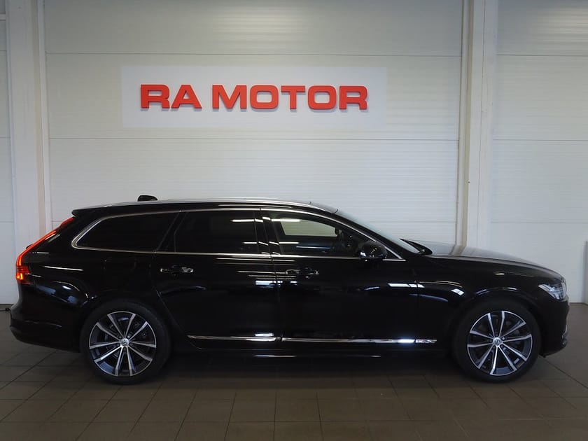 Bild 4 av Volvo V90 Recharge T6 AWD Inscription Skinn Drag Pano Orrefors