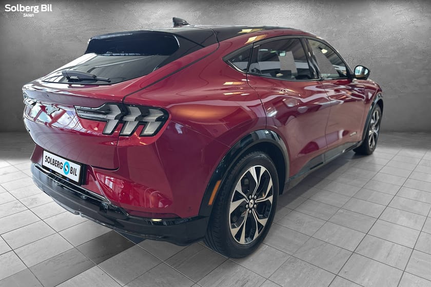 Bilde 4 av Ford Mustang Mach-E Long Range AWD LR 1-EIER/KROK(1500KG)/B&O/PANO/360