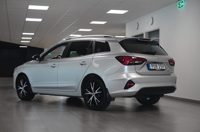 Bild 2 av MG 5 Standard Range SR Lux 50kWh 360 Elstol CarPlay